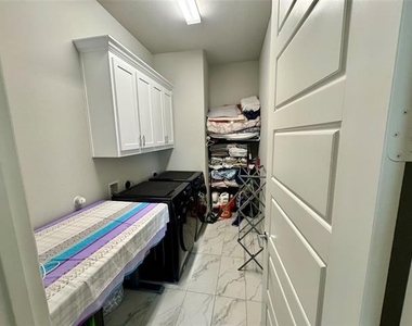 6443 Culverdale Lane - Photo Thumbnail 32
