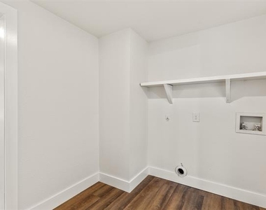 418 Lillian Street - Photo Thumbnail 22