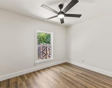 418 Lillian Street - Photo Thumbnail 17