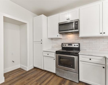 418 Lillian Street - Photo Thumbnail 11