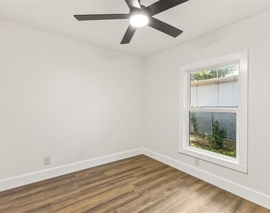 418 Lillian Street - Photo Thumbnail 19