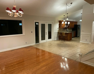 232 Maplecrest Circle - Photo Thumbnail 3