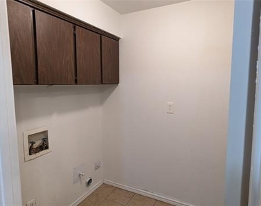 1434 Deborah Avenue - Photo Thumbnail 8