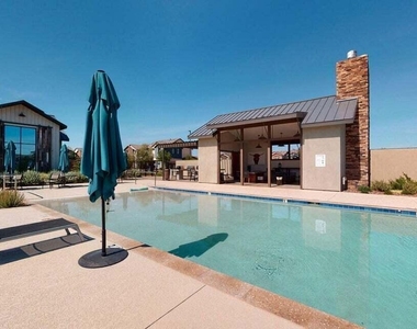 1107 S Vine Street - Photo Thumbnail 51