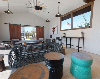 1107 S Vine Street - Photo Thumbnail 58
