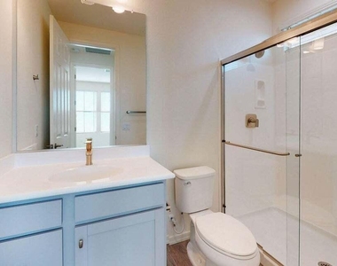 1107 S Vine Street - Photo Thumbnail 13