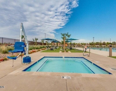 1107 S Vine Street - Photo Thumbnail 44
