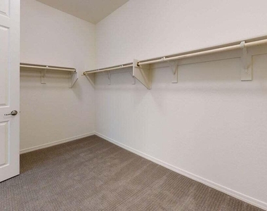 1107 S Vine Street - Photo Thumbnail 25