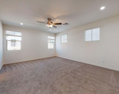 1107 S Vine Street - Photo Thumbnail 14