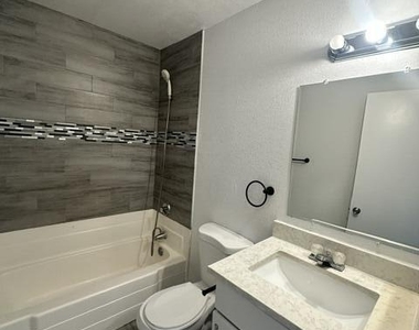 5318 W Turney Avenue - Photo Thumbnail 11