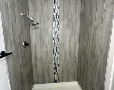 5318 W Turney Avenue - Photo Thumbnail 9