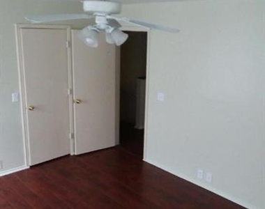 826 Greene Way - Photo Thumbnail 14
