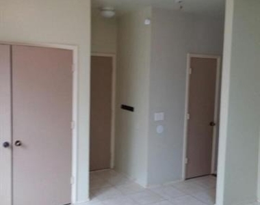 826 Greene Way - Photo Thumbnail 11