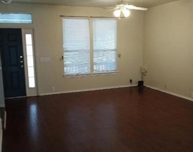 826 Greene Way - Photo Thumbnail 13