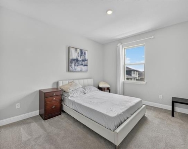 1428 Huckleberry Street - Photo Thumbnail 17