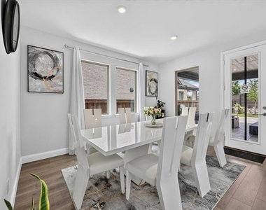 1428 Huckleberry Street - Photo Thumbnail 5