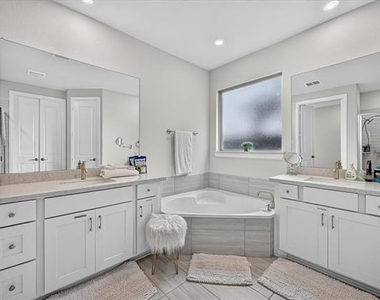 1428 Huckleberry Street - Photo Thumbnail 3