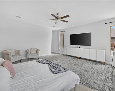 1428 Huckleberry Street - Photo Thumbnail 2