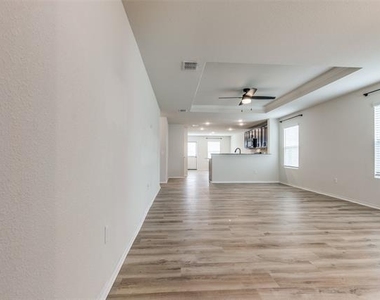 1337 Waggoner Drive - Photo Thumbnail 9