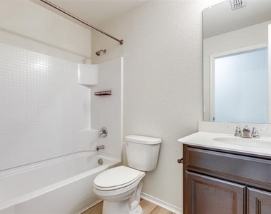 1337 Waggoner Drive - Photo Thumbnail 16