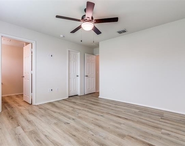 1337 Waggoner Drive - Photo Thumbnail 20