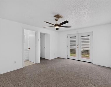 6120 Cypress Point Drive - Photo Thumbnail 4