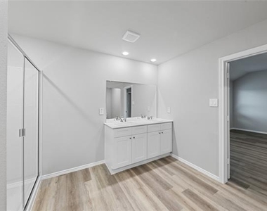316 Deaf Smith Road - Photo Thumbnail 11