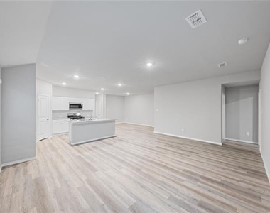 316 Deaf Smith Road - Photo Thumbnail 3