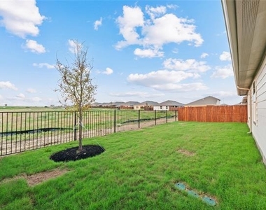 316 Deaf Smith Road - Photo Thumbnail 22