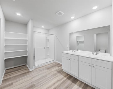 316 Deaf Smith Road - Photo Thumbnail 12