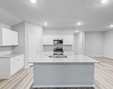 316 Deaf Smith Road - Photo Thumbnail 6