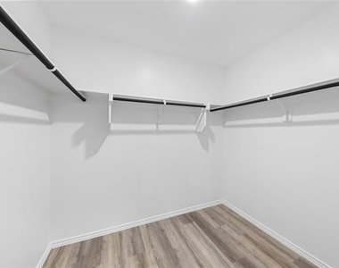 316 Deaf Smith Road - Photo Thumbnail 13