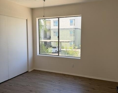 6758 W Ruth Avenue - Photo Thumbnail 11