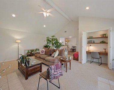 3032 Hollandale Lane - Photo Thumbnail 6