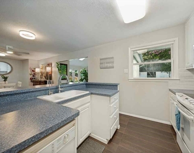 3032 Hollandale Lane - Photo Thumbnail 19