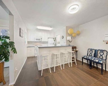 3032 Hollandale Lane - Photo Thumbnail 18