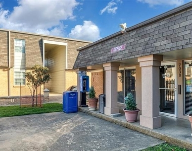 7048 Glenview Drive - Photo Thumbnail 1