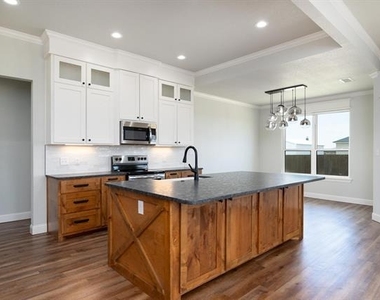 133 Bell Street - Photo Thumbnail 9