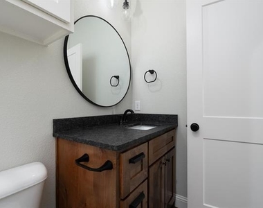 133 Bell Street - Photo Thumbnail 39