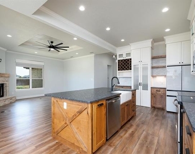133 Bell Street - Photo Thumbnail 12