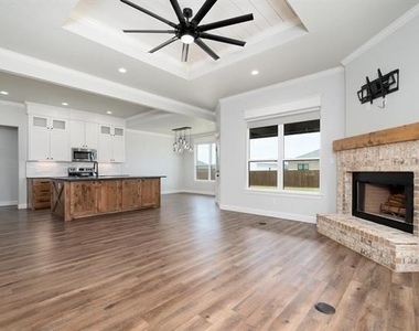 133 Bell Street - Photo Thumbnail 5