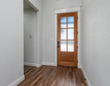 133 Bell Street - Photo Thumbnail 17