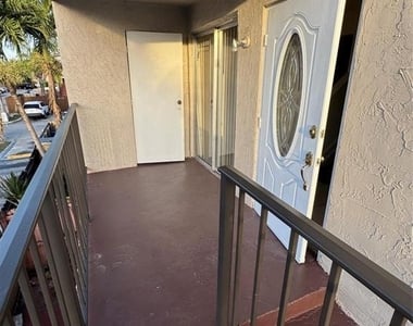 15690 Sw 82nd Circle Lane - Photo Thumbnail 2