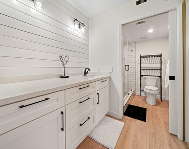 2240 N Cypress Bend Drive - Photo Thumbnail 19