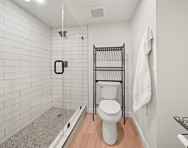 2240 N Cypress Bend Drive - Photo Thumbnail 11