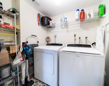 2240 N Cypress Bend Drive - Photo Thumbnail 18