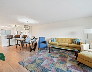 2240 N Cypress Bend Drive - Photo Thumbnail 3