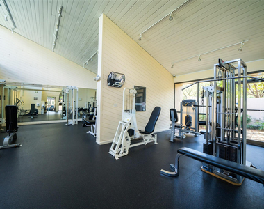 2240 N Cypress Bend Drive - Photo Thumbnail 28