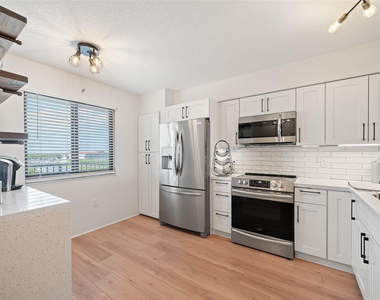 2240 N Cypress Bend Drive - Photo Thumbnail 2