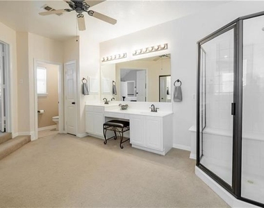 2413 Aberdeen Avenue - Photo Thumbnail 1